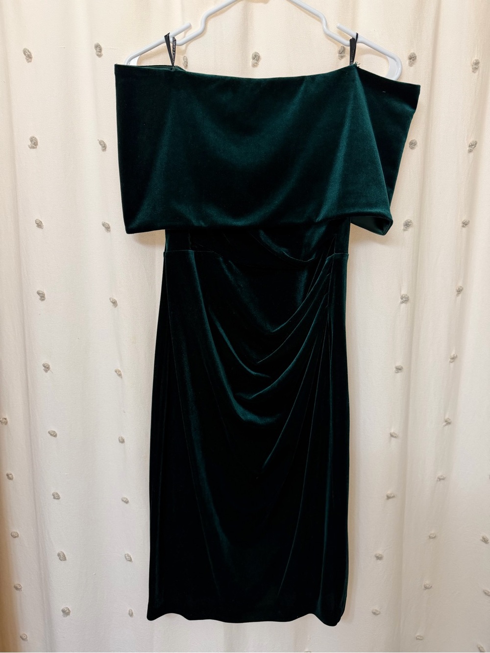 Vince Camuto Off the Shoulder Velvet Dress in Emerald